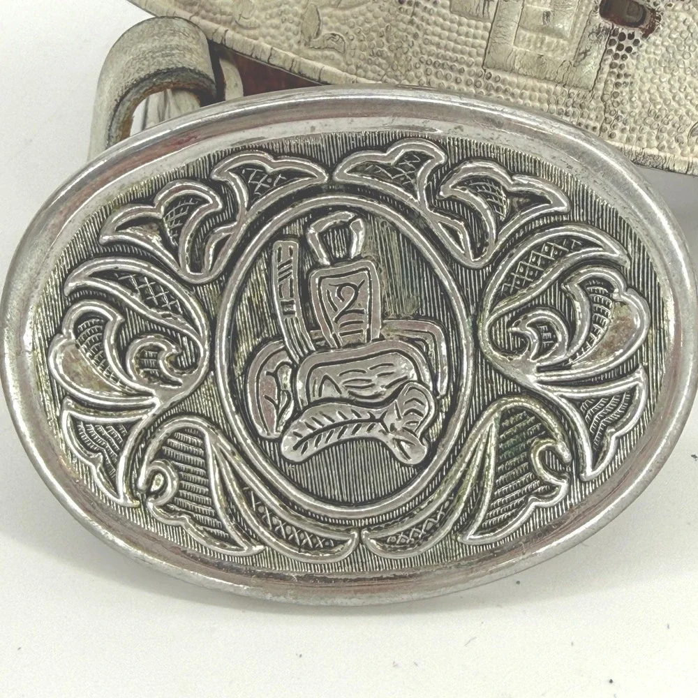 VINTAGE 1970 AVON Horse Saddle Oval Western Style Belt Buckle white Leather Belt